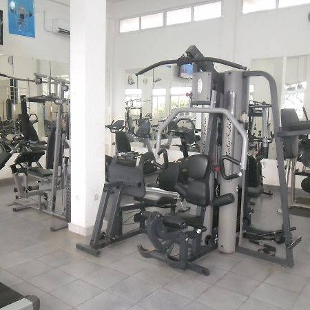 Hotel Vivi Palace Matadi Bagian luar foto