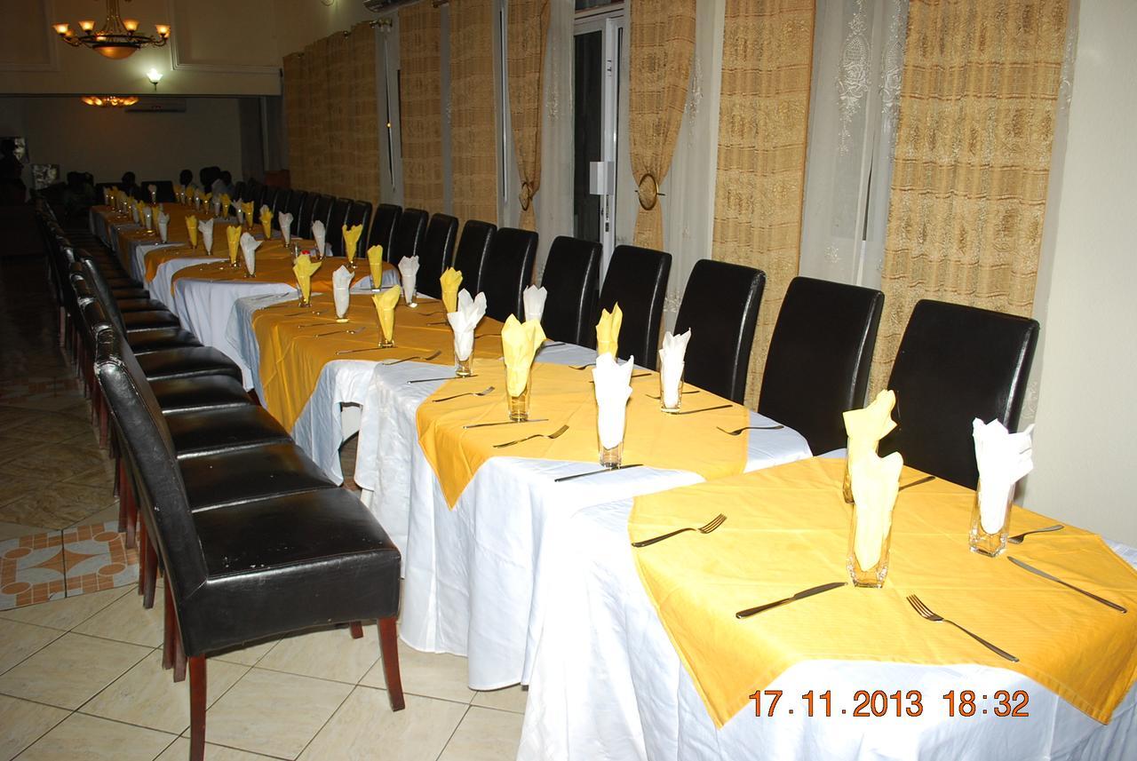 Hotel Vivi Palace Matadi Bagian luar foto