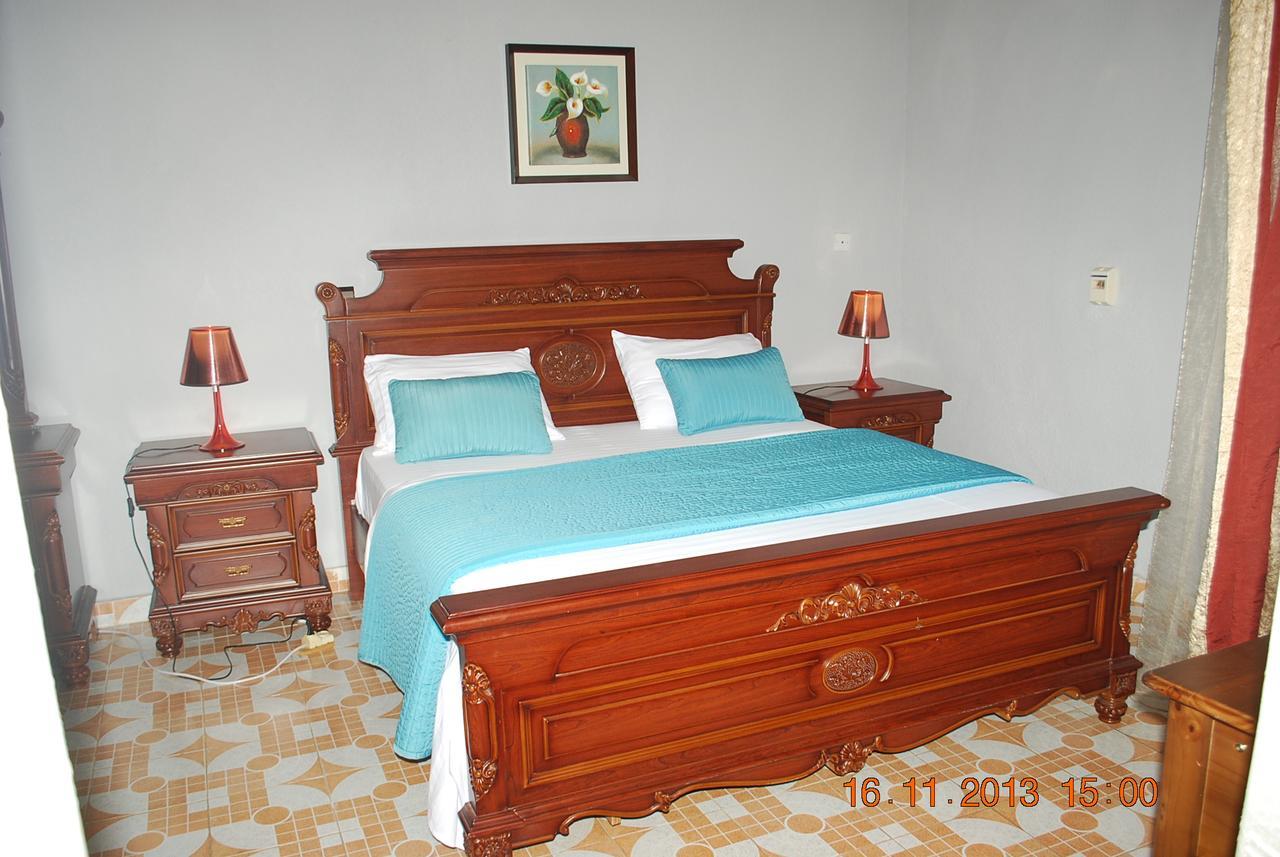 Hotel Vivi Palace Matadi Bagian luar foto