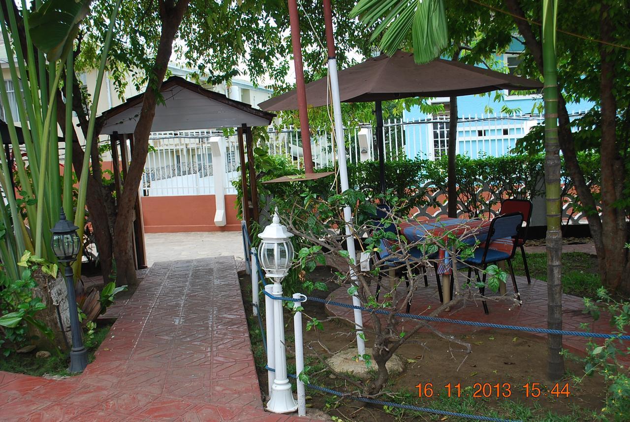 Hotel Vivi Palace Matadi Bagian luar foto
