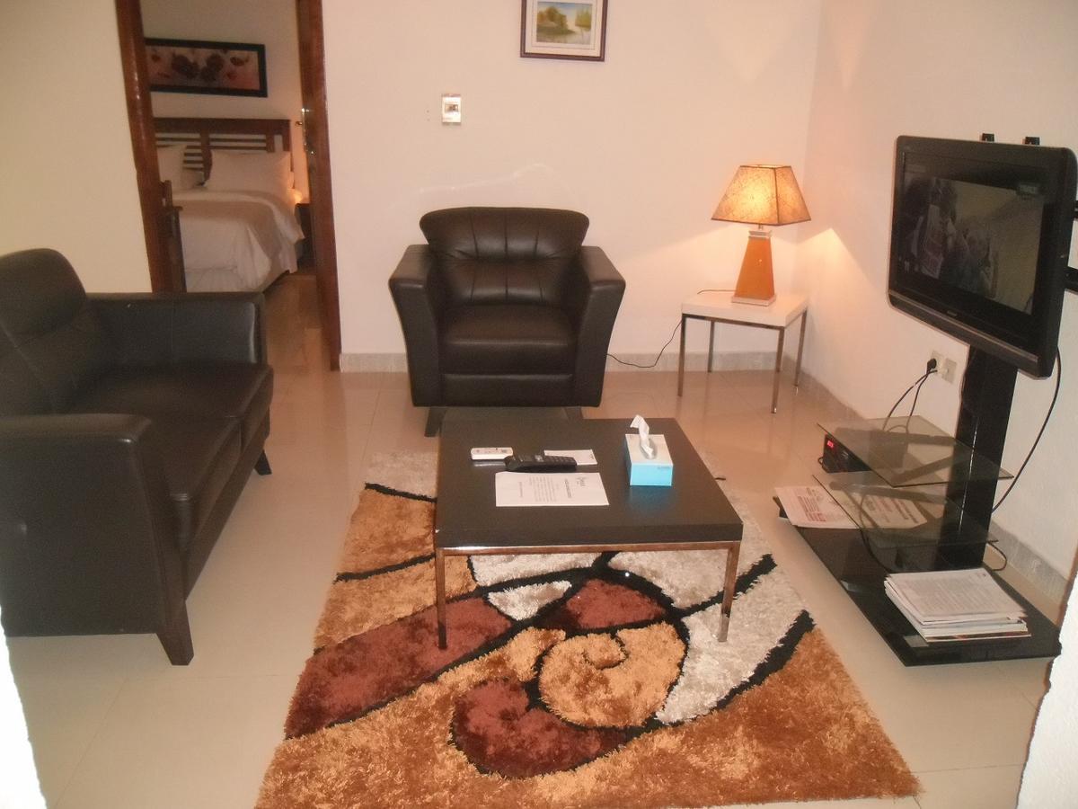 Hotel Vivi Palace Matadi Bagian luar foto