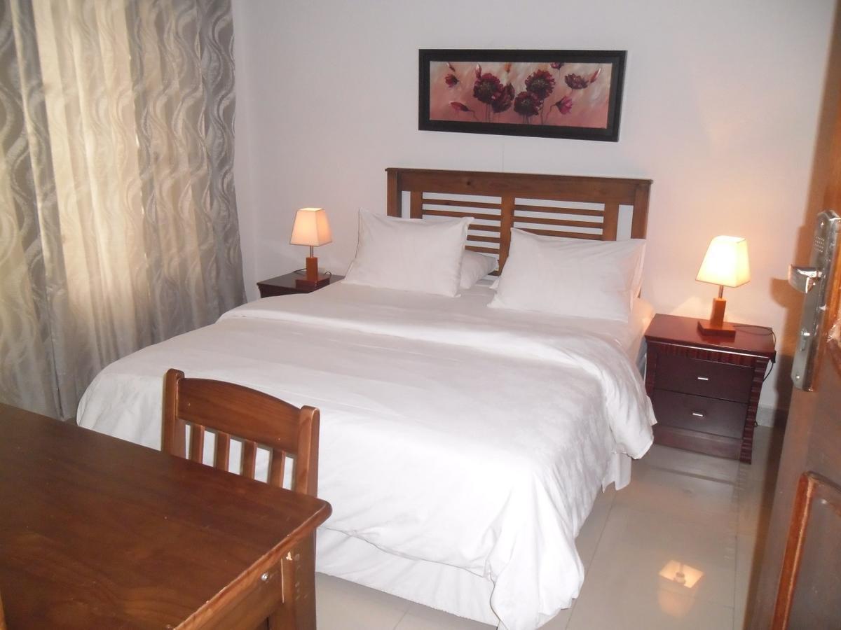 Hotel Vivi Palace Matadi Bagian luar foto