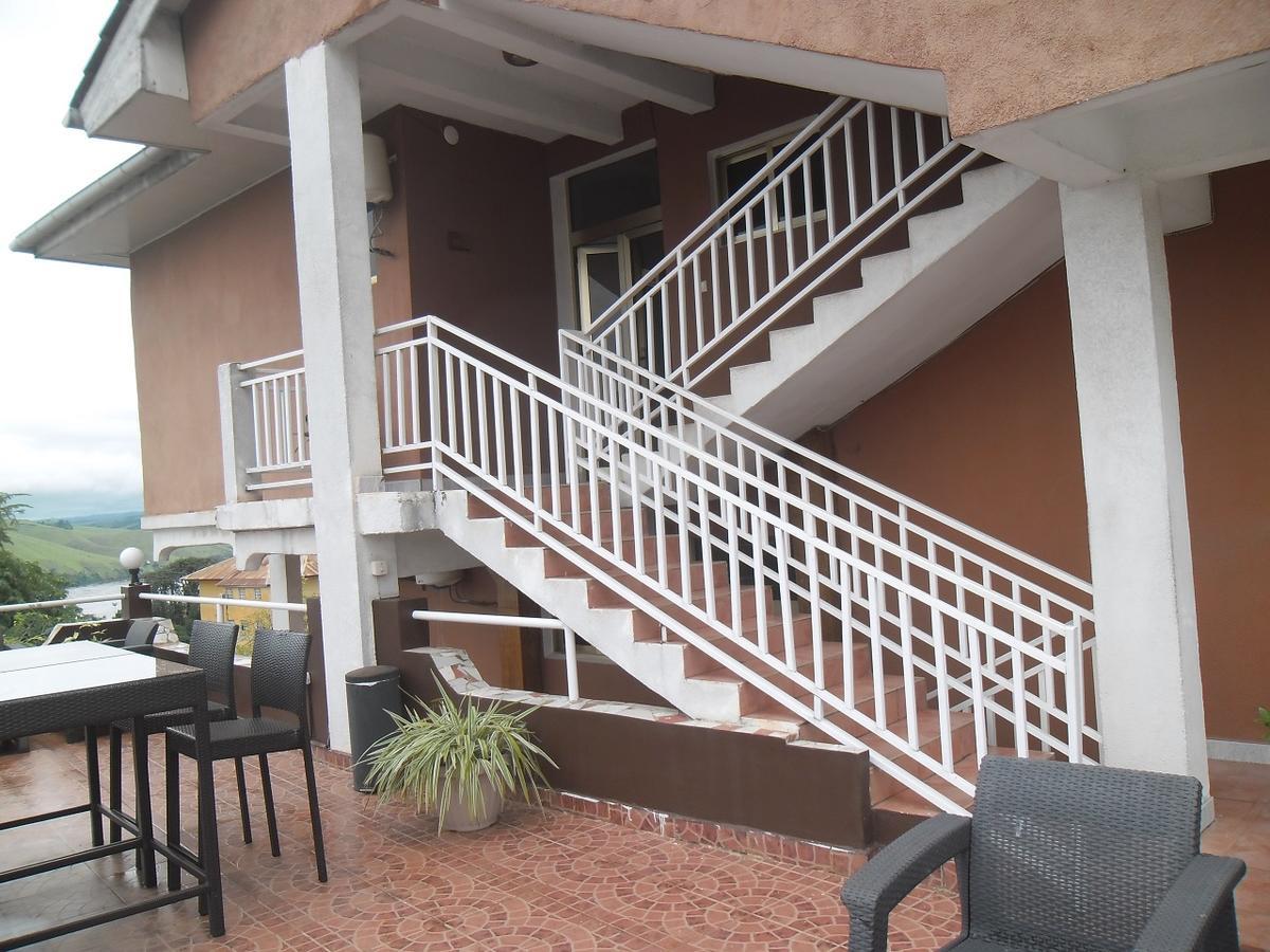 Hotel Vivi Palace Matadi Bagian luar foto
