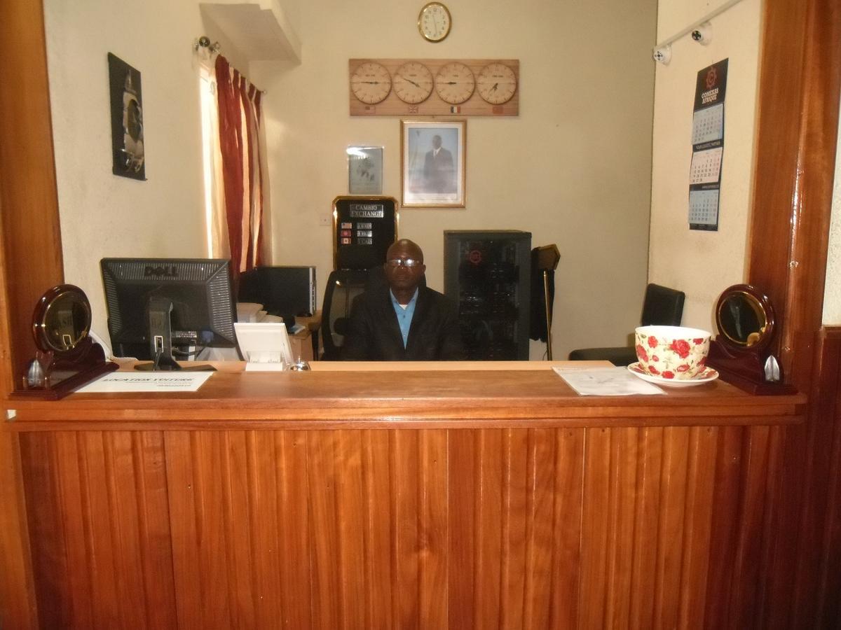 Hotel Vivi Palace Matadi Bagian luar foto