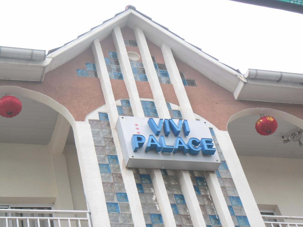 Hotel Vivi Palace Matadi Bagian luar foto