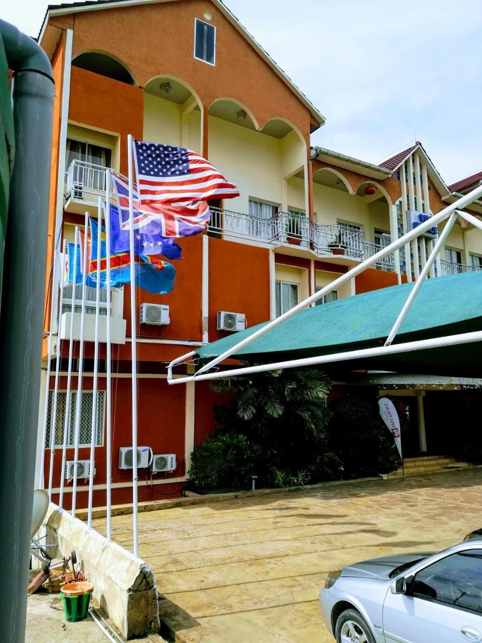 Hotel Vivi Palace Matadi Bagian luar foto