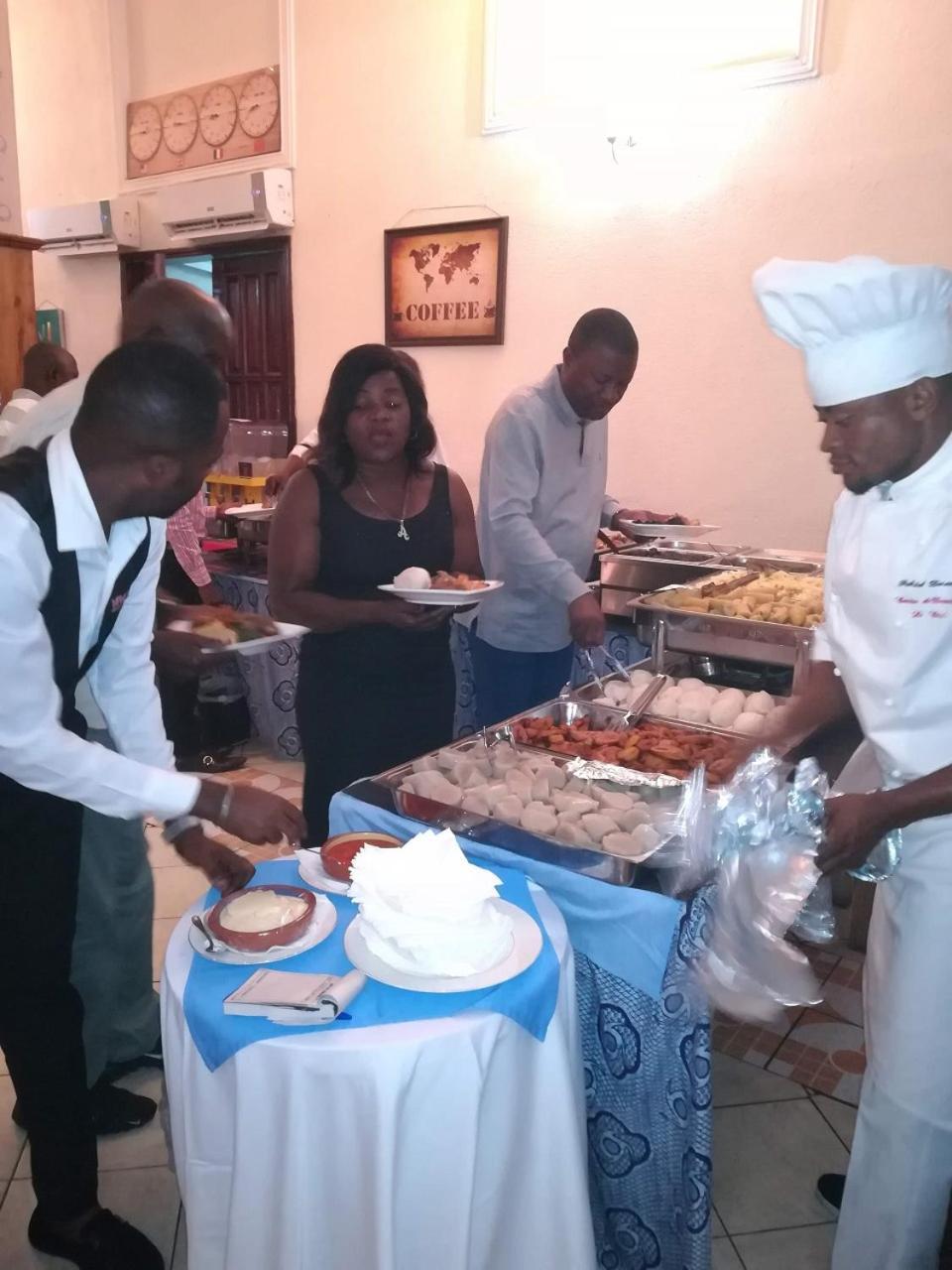 Hotel Vivi Palace Matadi Bagian luar foto