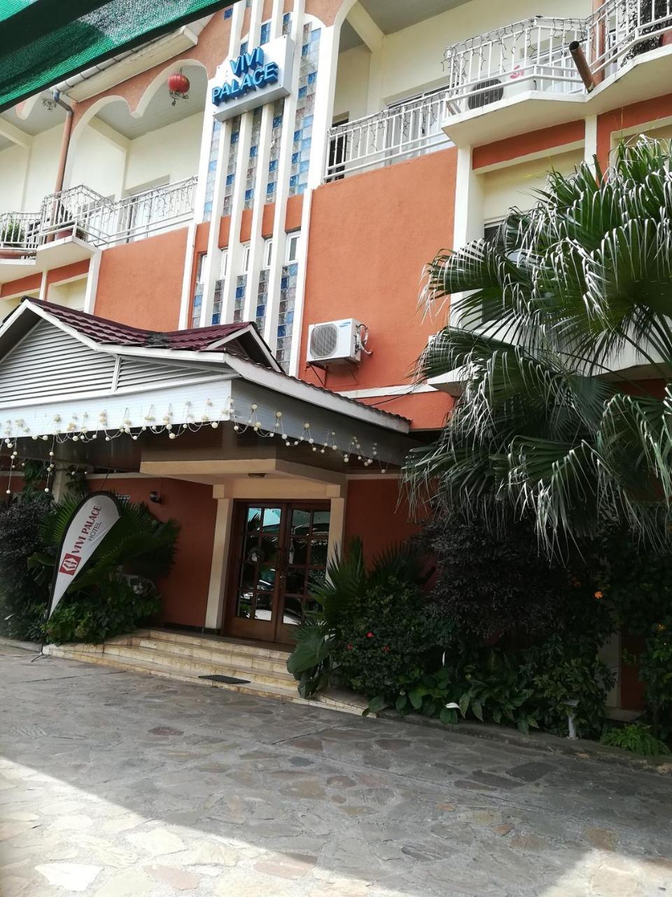 Hotel Vivi Palace Matadi Bagian luar foto