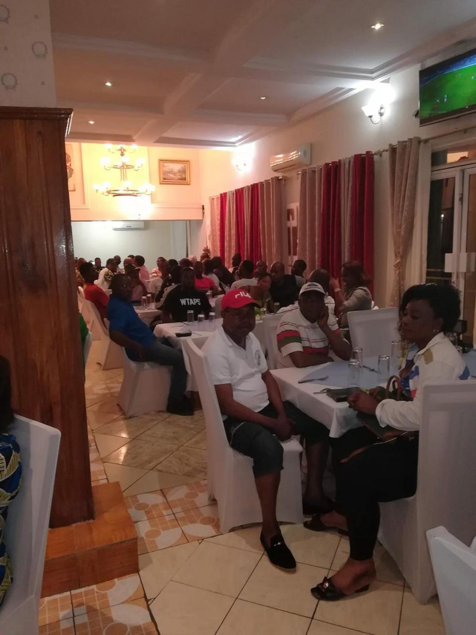 Hotel Vivi Palace Matadi Bagian luar foto