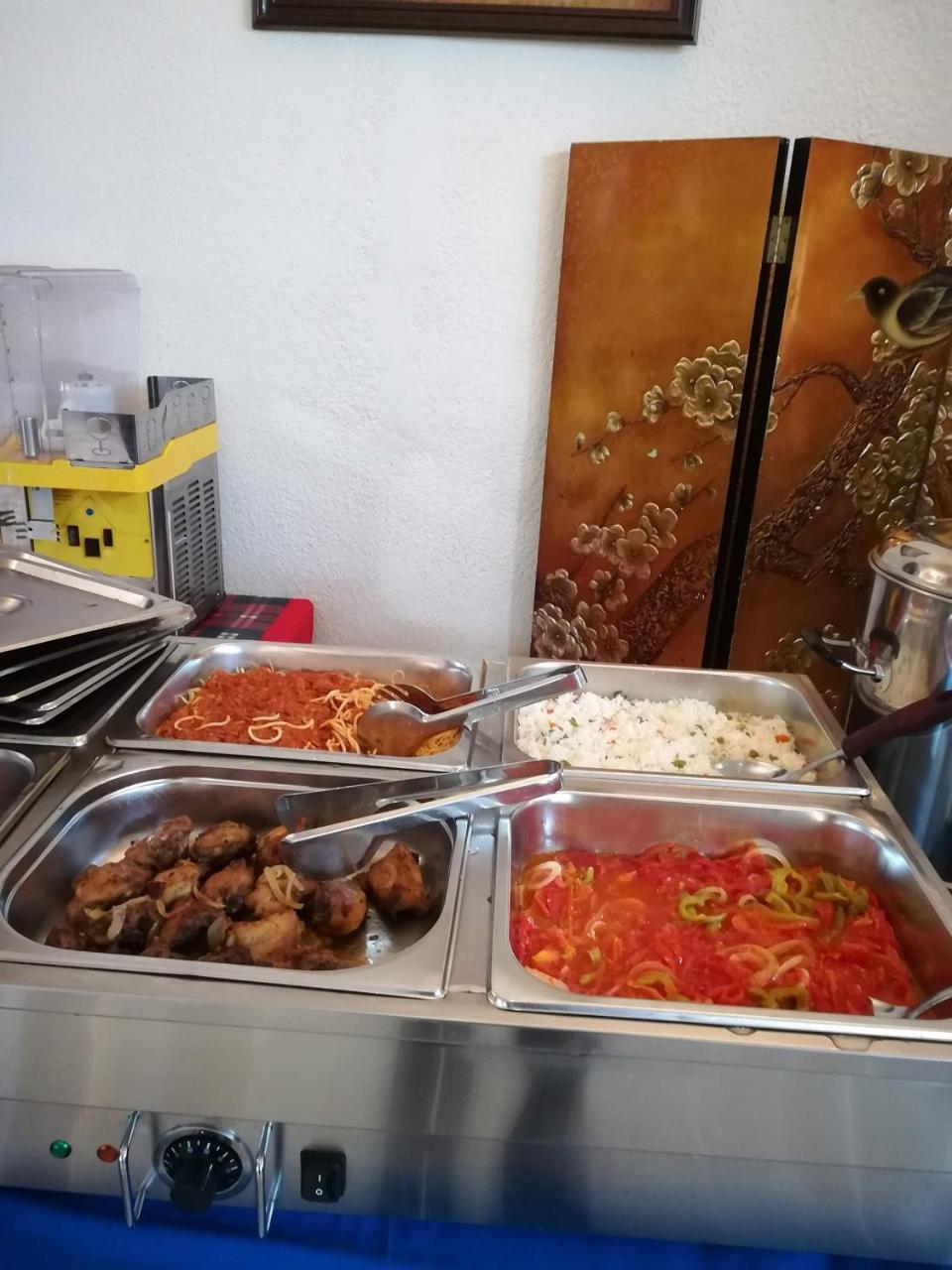 Hotel Vivi Palace Matadi Bagian luar foto